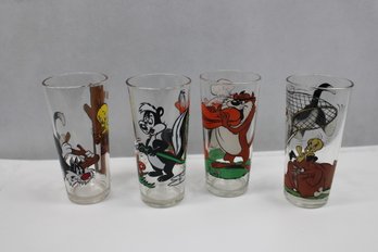 1976 Looney Tunes PEPSI Warner Bros Collector Glasses Lot Of 4 PePe Le Pew,  Daffy Duck, Taz, Sylvester...