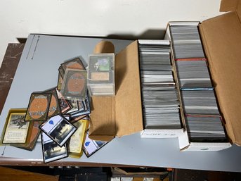HUGE LOT OF MAGIC: THE GATHERING CARDS