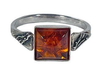 Sterling Silver Ladies Ring W Genuine Amber Stone