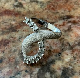 Gorgeous Sterling Silver Ring With Rhinestones Size 6 1/2