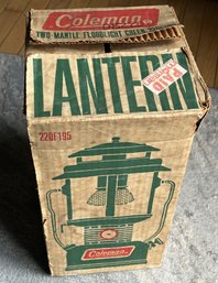 New In Box Vintage Ca. 1970 COLEMAN EMERALD GREEN DOUBLE MANTEL LANTERN