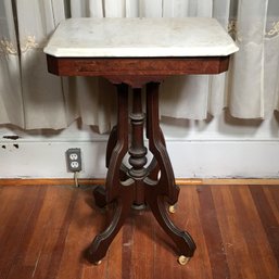 Lovely Antique Victorian Marble Top Table - 1870-1890 - Walnut With White Marble Top - Burl Walnut Panels