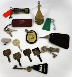 Small Lot Of Mostly International Keys - Lot Three