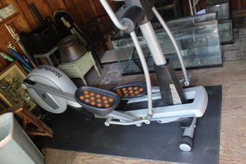 Nordictrack E7.1 Elliptical With Mat