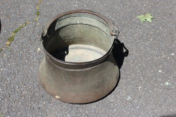 14 In Bronze Or Copper Pot With Handle