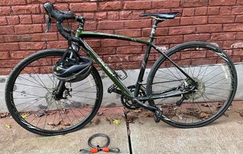 Raleigh Willard 1 Cyclocross Bike With Bike Chain And Helmet