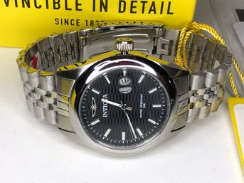 Very Nice Looking Midsize / Unisex $595 INVICTA DateJust Style - Very Nice Watch - Great Gift Item ! WOW !