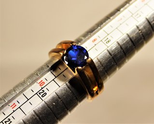 Vintage Gold Tone Ladies Ring Having Blue Colored Stone Size 9