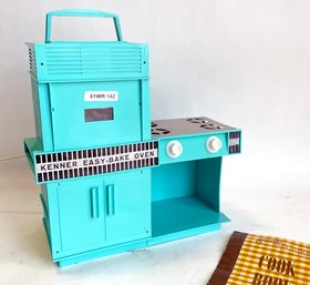 Vintage 1960's Kenner Easy-Bake Oven Turquoise / Teal