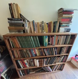 BOOKCASE OF VINTAGE AND ANTIQUE BOOKS