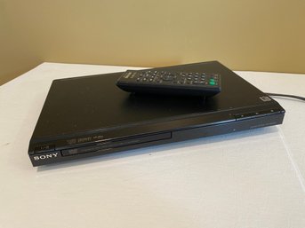 A Sony Cd/dvd Player With Remote