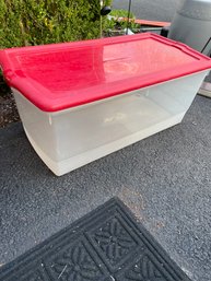 Large Rubbermaid Bin With Lid