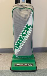 Oreck XL Commercial Vacuum Cleaner ~ Model XL9300H ~ (T)