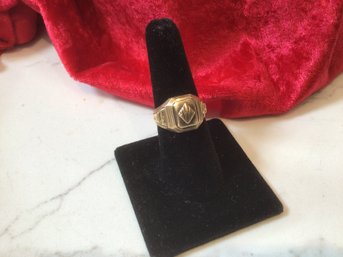 10K Gold 1944 Ring Size 7