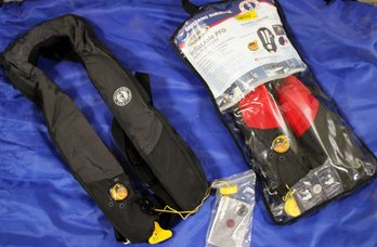 Pair Of Mustang Survival Deluxe Inflatable PFD Auto Hydrostatic Life Vests NOS