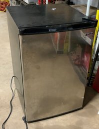 Kenmore Mini Refrigerator ~ Model #183. 94673 ~