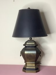 VINTAGE HEAVY BRASS URN TABLE LAMP