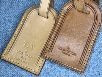 Lot Of Four (4) Authentic LOUIS VUITTON Leather Luggage Tag And Poignets / Handle Cuffs - Very Nice Lot