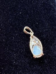 10K Yellow Gold White Opal Pendant