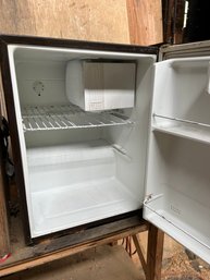 Small Dorm Size Refrigerator