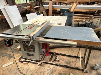 Professional Delta Shop Tablesaw Includes Side Tables