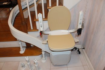 Acorn Stairlift 90 Inch Straight Plus Curves At Both Ends