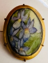 VINTAGE HAND PAINTED PORCELAIN PURPLE FLOWERS BROOCH