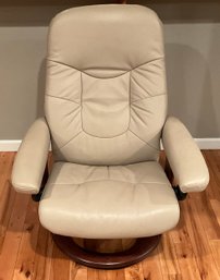 Ekornes Ivory Leather Stressless Recliner