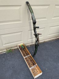 U.S.A Spirit JR, PSE Graphite Compound Bow And Arrows.