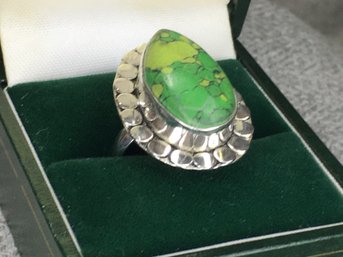 Fabulous 925 / Sterling Silver Ring With Arizona Green Turquoise Ring - Brand New - Lovely Silver Work !