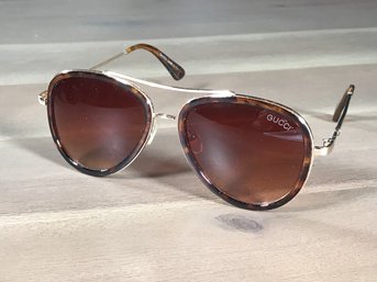 Very Nice GUCCI Faux Tortoise Aviator Style Sunglasses - Very Nice Glasses - Made In Italy - Nice Condition