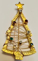 PRETTY GOLD TONE WIRE DECORATED RHINESTONE CHRISTMAS TREE BROOCH