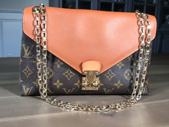 SUPER Rare LOUIS VUITTON Pallas Chain Purse With Brown Suede Interior - Very Nice Piece - VERY Hard To Find !