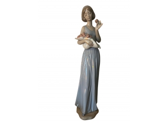 Nao Lladro Porcelain Figurine 1350 'my Little Bouquet'