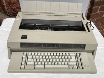 Vintage IBM WHEELWRITER 3 Electric Typewriter- Tested And Works Well