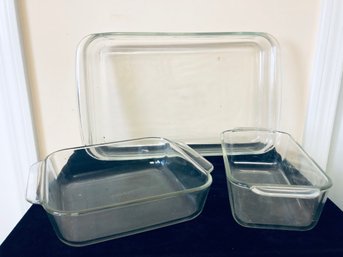 Vintage Pyrex Dishes