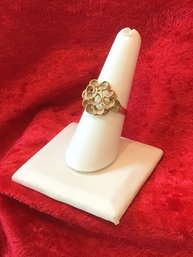 14k GOLD FLORAL RING SIZE 8.5