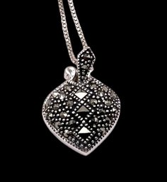 Beautiful Vintage Sterling Silver Onyx Color And Marcasite Heart Pendant With Chain