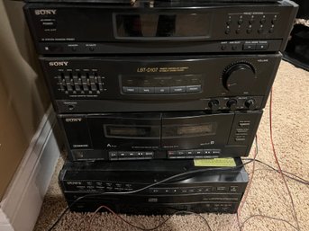 Sony Stereo Equipment With Speakers