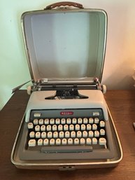 A ROYAL TYPEWRITER IN CASE