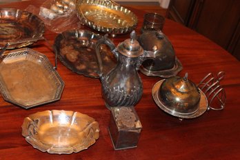 17 Assorted Silverplate Items / Serving Pieces