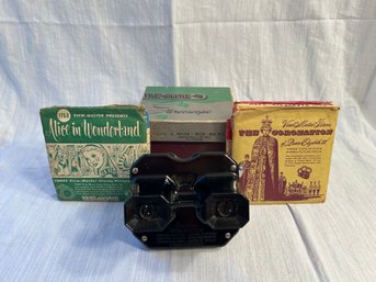 Vintage View-master Stereoscope With 5 Sets Of Viewmaster Stereo Picture Reels