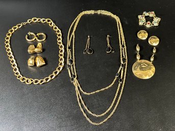 A Nice Assortment Of Gold-toned Costume Jewelry