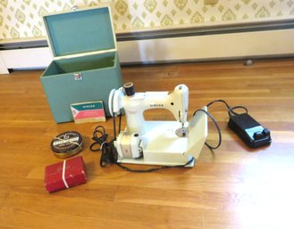 221k Featherweight Singer Sewing Machine Pedal, Case Accessories