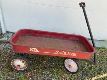 Radio Flyer Red Wagon 34x16x13