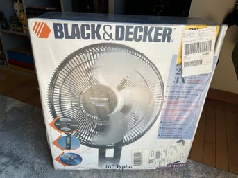 New In Box BLACK AND DECKER 16' TYPHOON PLUS High Powered Orcillating Floor Fan With Remote