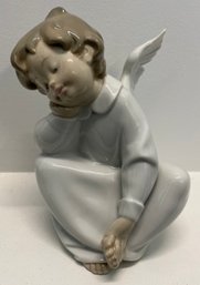 Lladro Angel Dreaming Figurine