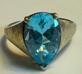 VINTAGE SIGNED STERLING SILVER PEARL SHAPED BLUE TOPAZ RING