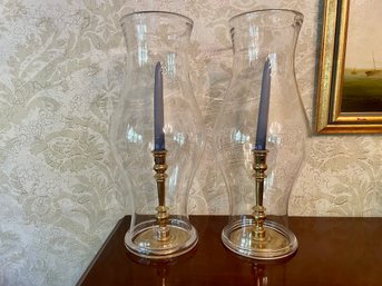 Pair Of Virginia Metalcrafters Colonial Williamsburg Brass Candlesticks CW16-2 With Hurricanes