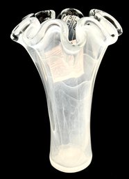 Spectacular Tammoro Home Murano Art Glass White Swirl Ruffled Edge Vase